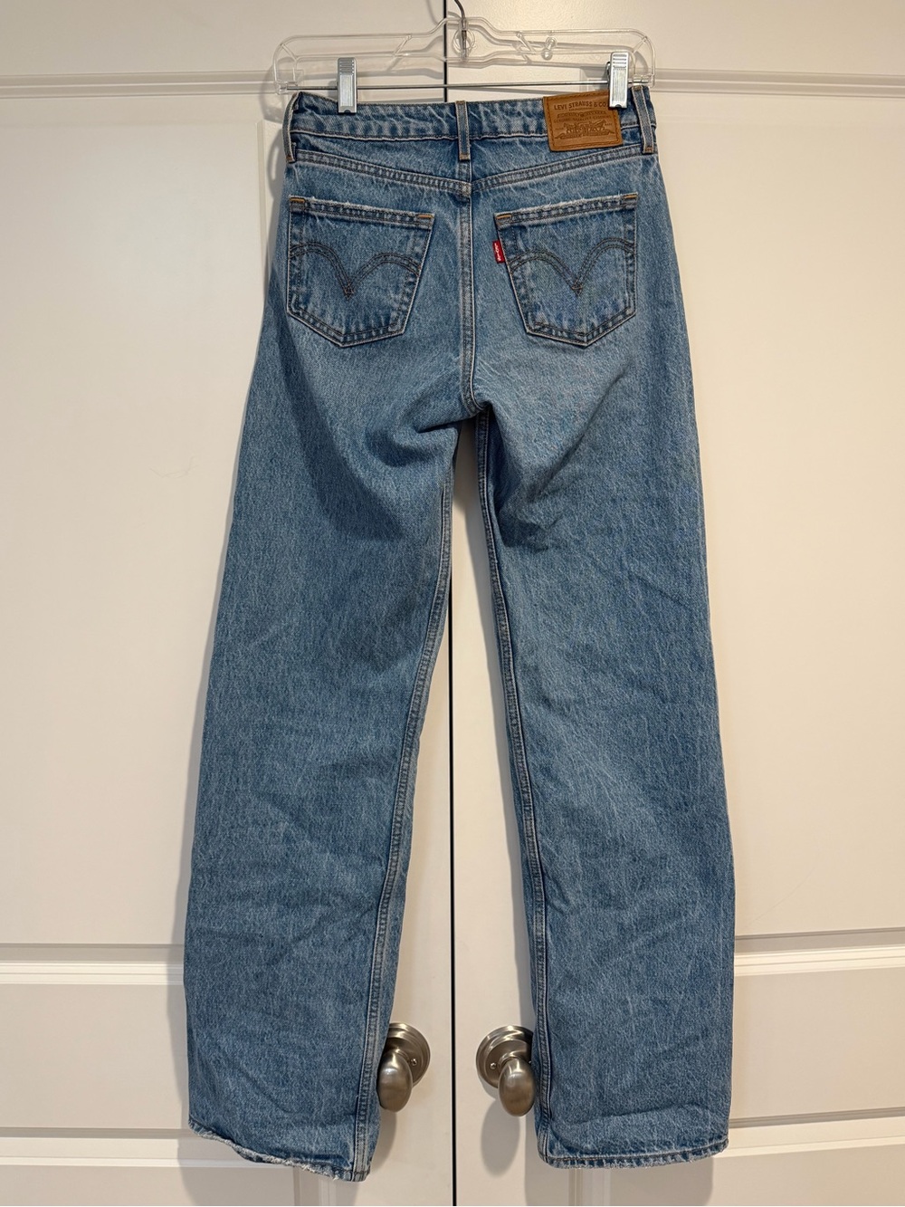 Levi’s Low Loose Jeans - Picture 3 of 4